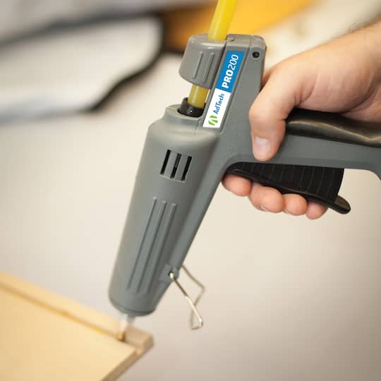 MS 200 industrial glue gun for granules, pillows and 43 mm sticks MS 200 industrial glue gun for granules, pillows and 43 mm sticks